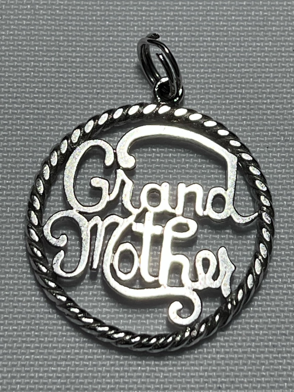 Silver 'Grandmother' Script Pendant Charm
Vintage
Stamped